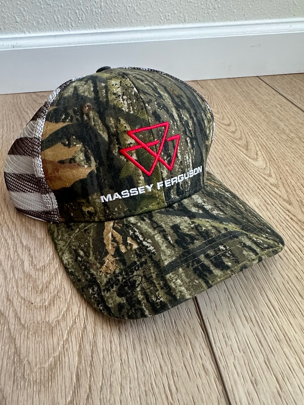 Massey Ferguson snapaback new